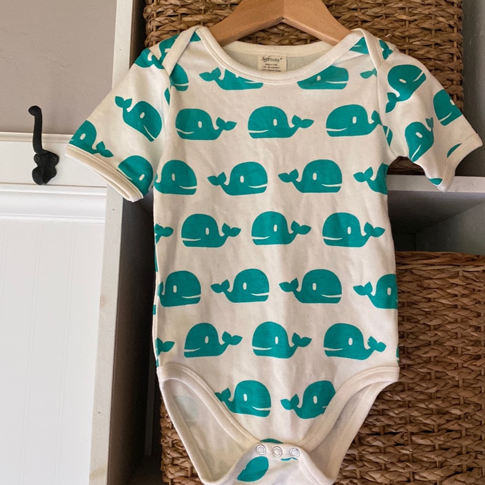 NWOT Soft baby Organic  Turquoise Whale Onesie 18-24